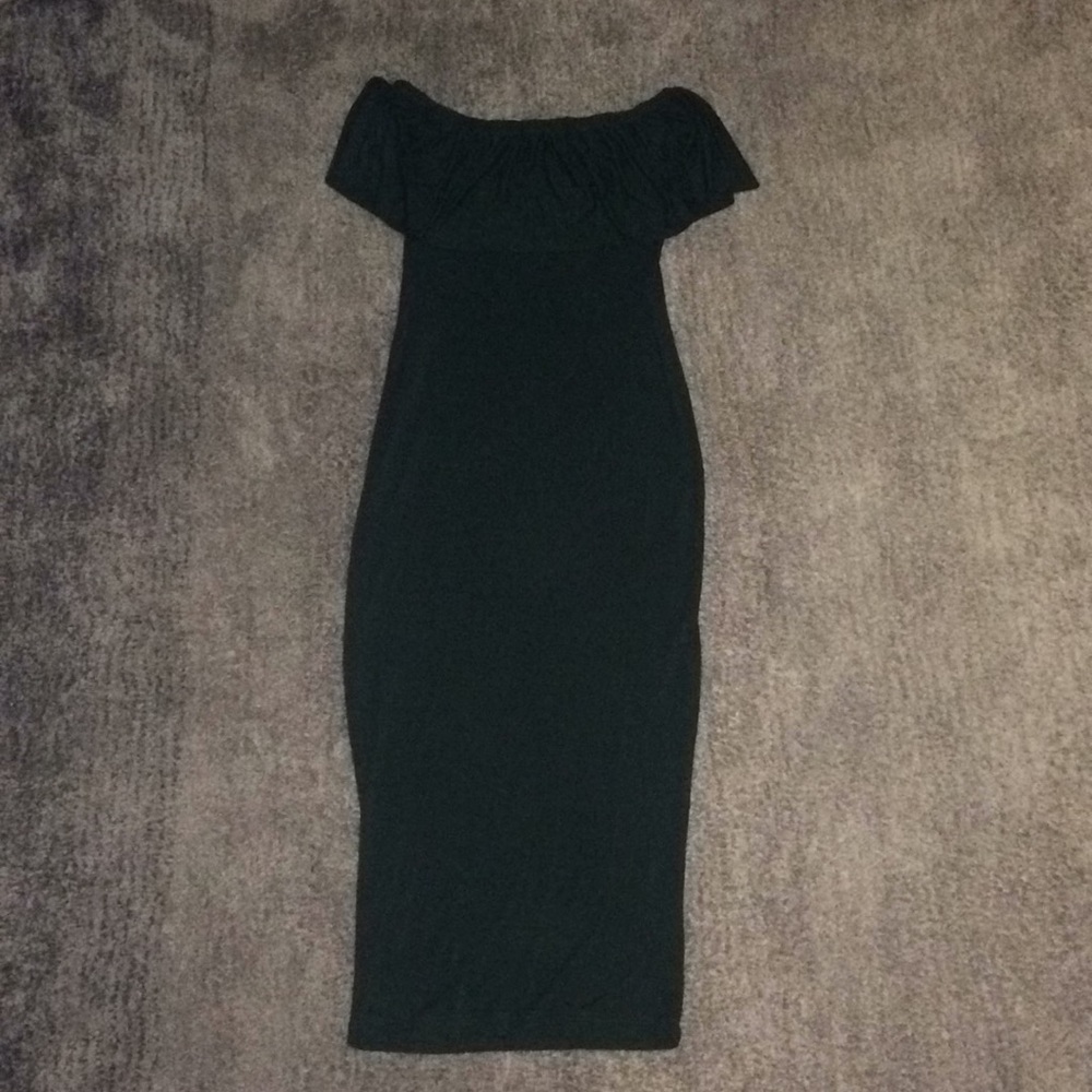 Off the shoulders midi